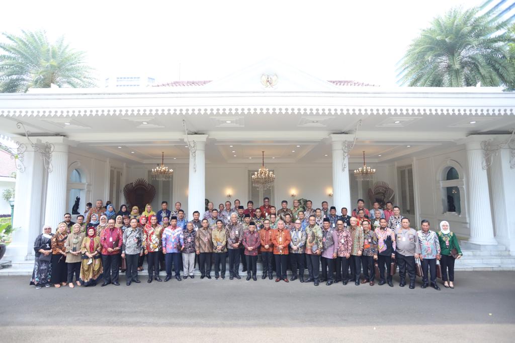 Walikota Metro Hadiri Pecanangan RB Tematik Dan Peresmian 26 MPP Di Istana Wakil Presiden