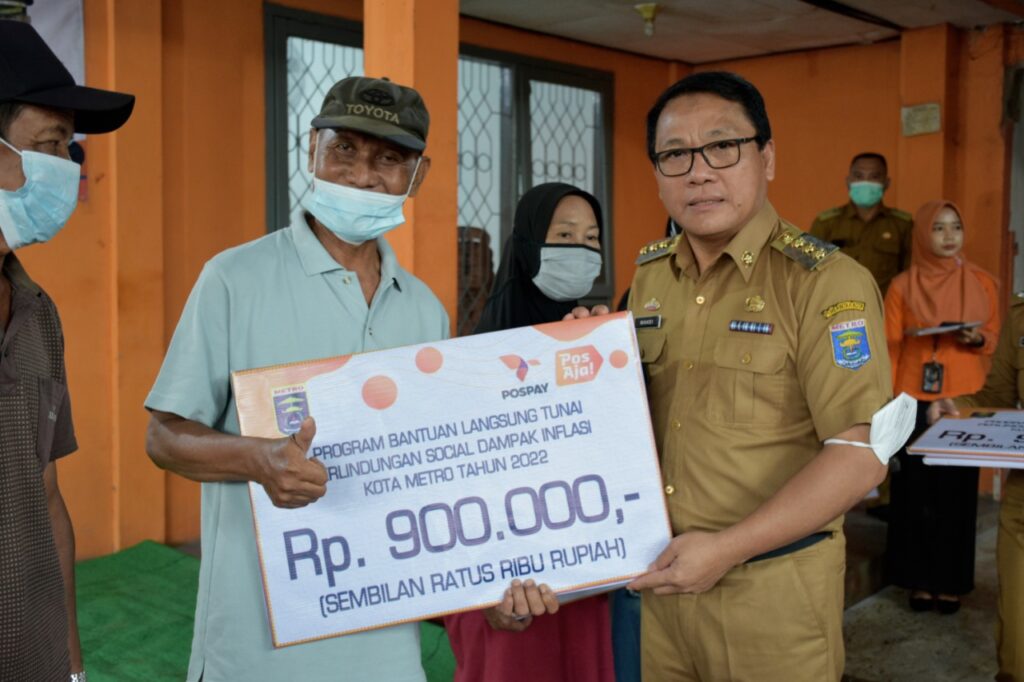 Pemerintah Kota Metro Salurkan Bantuan Langsung Tunai Penanganan Dampak Covid-19 dan Inflasi