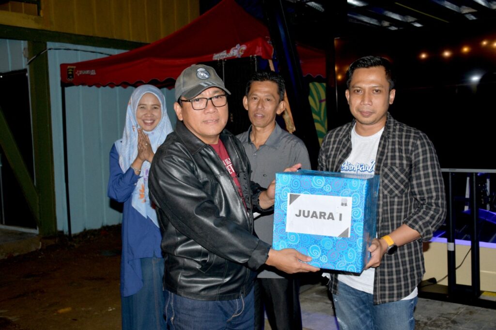 Meriahkan Suasana Metro Culinary Night Di Gelar Lomba Nyanyi Camat Lurah se Kota Metro