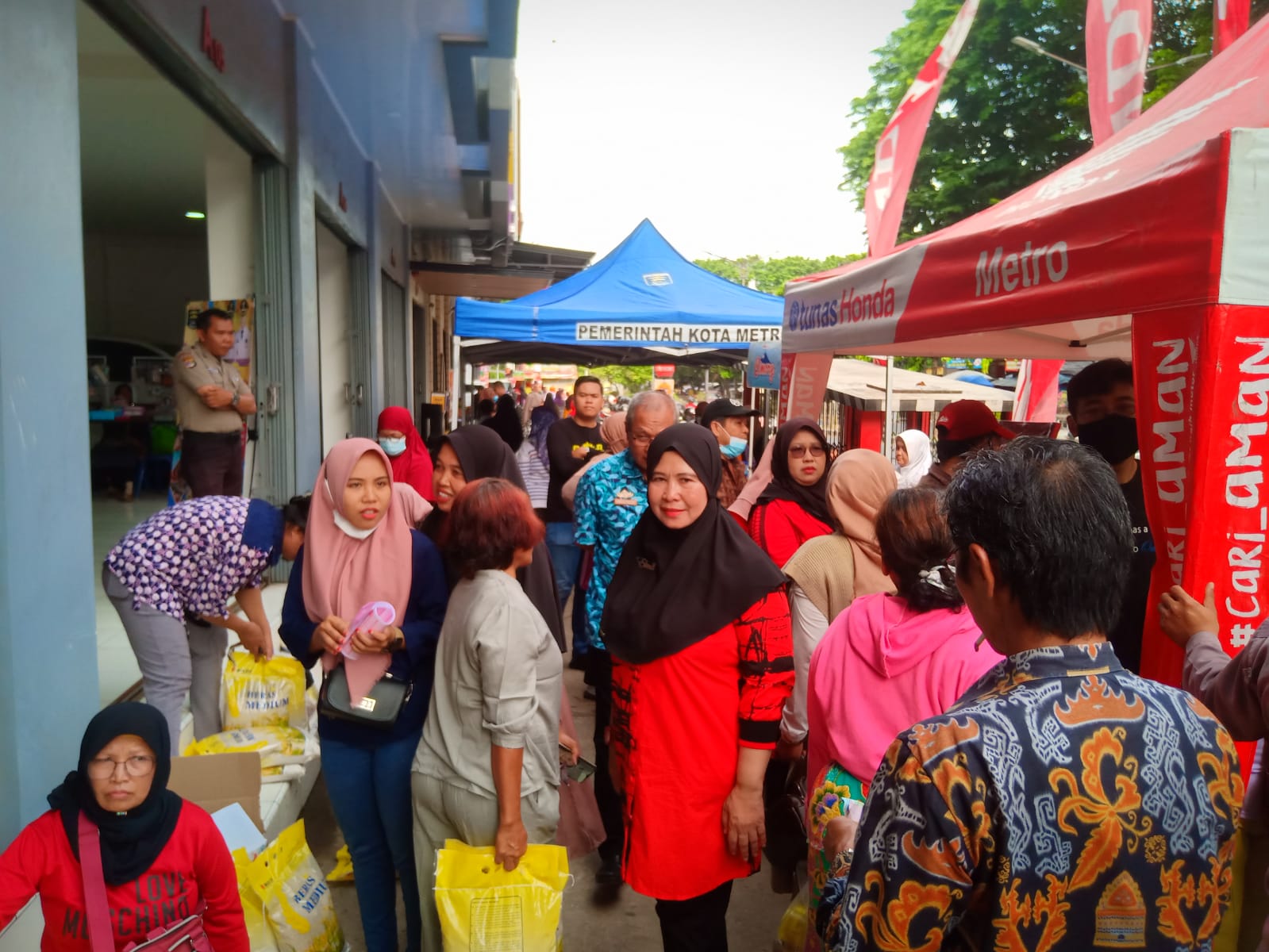 Dinas Perdagangan Kota Metro Gelar Bazaar Jumat Di Ruko Sudirman