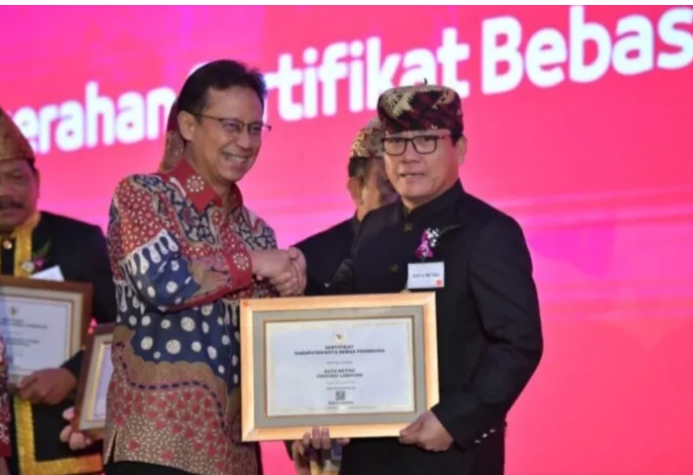 Walikota Metro Wahdi Raih Penghargaan Kota Bebas Frambusia