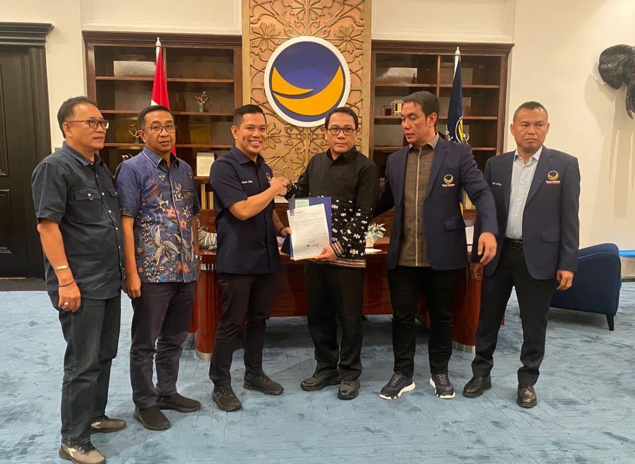 Wahdi Terima Rekom NasDem dan Surat Tugas Demokrat