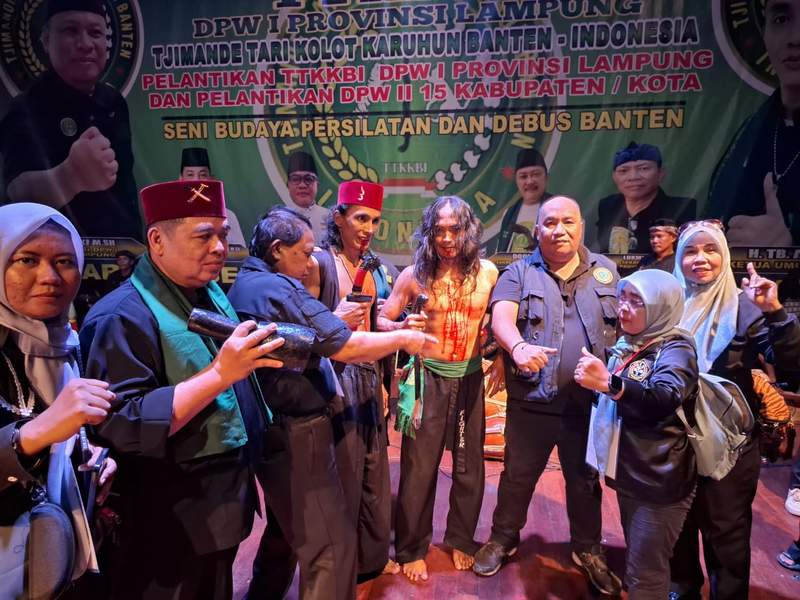 Pencak Silat Dan Seni Debus Pendekar Banten Metro Tampil Memukau Dihadapan Publik Bandarlampung