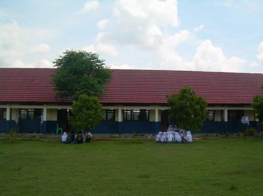 Pendidikan Gratis Versus SPMB