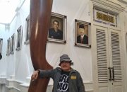 Refleksi Kemanusiaan dalam Puisi Naim Emel Prahana