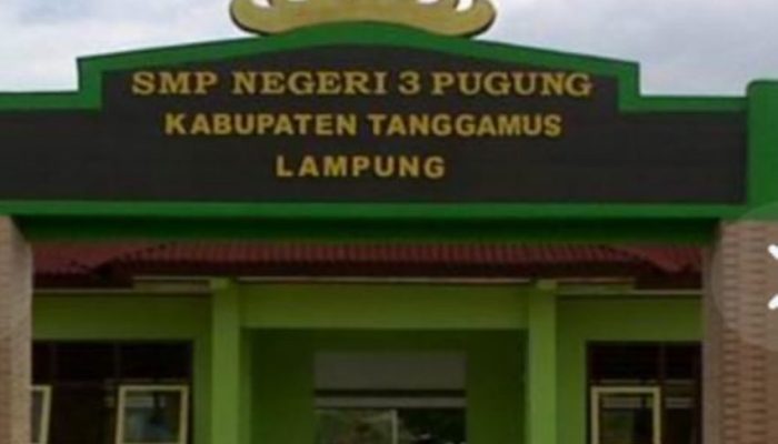 Atap Ruang Kelas Bocor, Anggaran Dana BOS SMP Negeri 3 Pugung Tanggamus Dipertanyakan