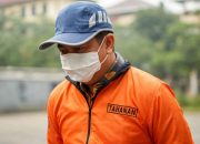Akhirnya Sekda Lampung Tengah mengenakan Rompi Oranye Setelah Diperiksa Di Polda Lampung